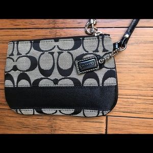 Coach wristlet black